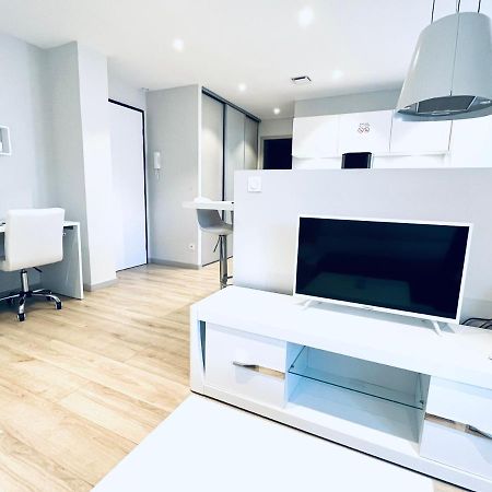 Le White Cosy A 5 Minutes Du Lac Avec Parking Privatif Gratuit Annecy Luaran gambar