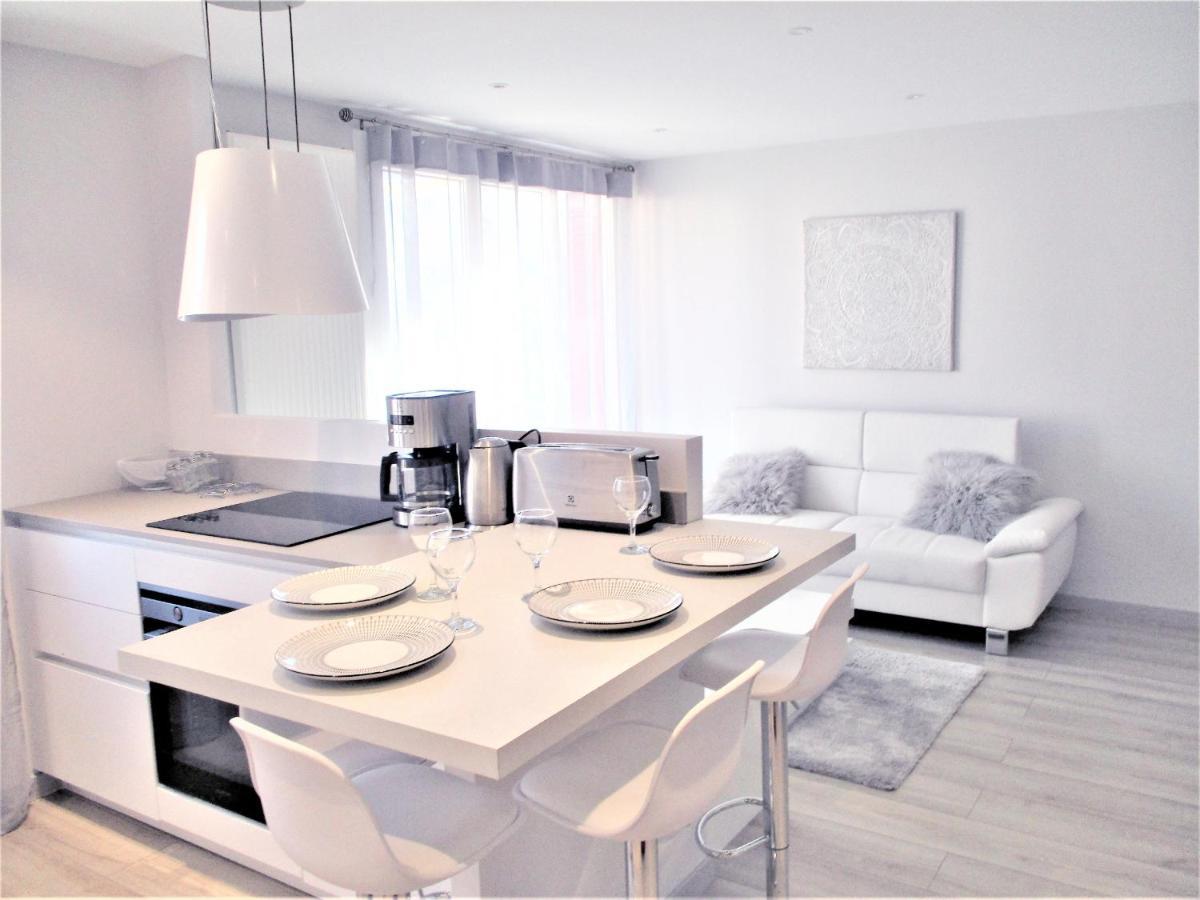 Le White Cosy A 5 Minutes Du Lac Avec Parking Privatif Gratuit Annecy Luaran gambar