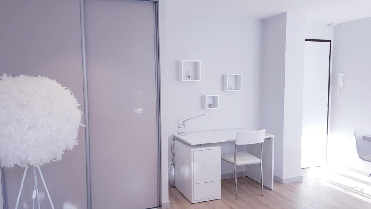 Le White Cosy A 5 Minutes Du Lac Avec Parking Privatif Gratuit Annecy Luaran gambar