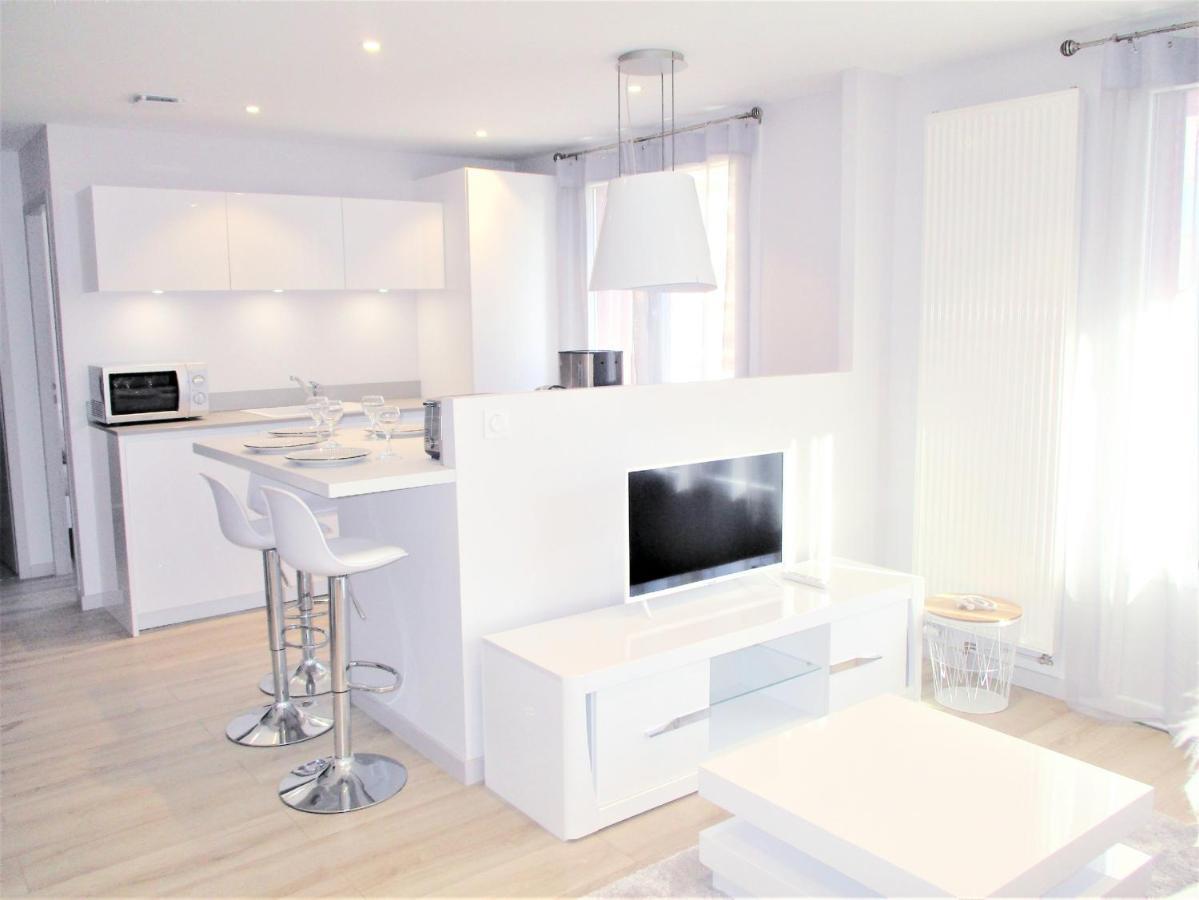 Le White Cosy A 5 Minutes Du Lac Avec Parking Privatif Gratuit Annecy Luaran gambar