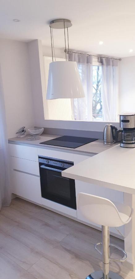 Le White Cosy A 5 Minutes Du Lac Avec Parking Privatif Gratuit Annecy Luaran gambar
