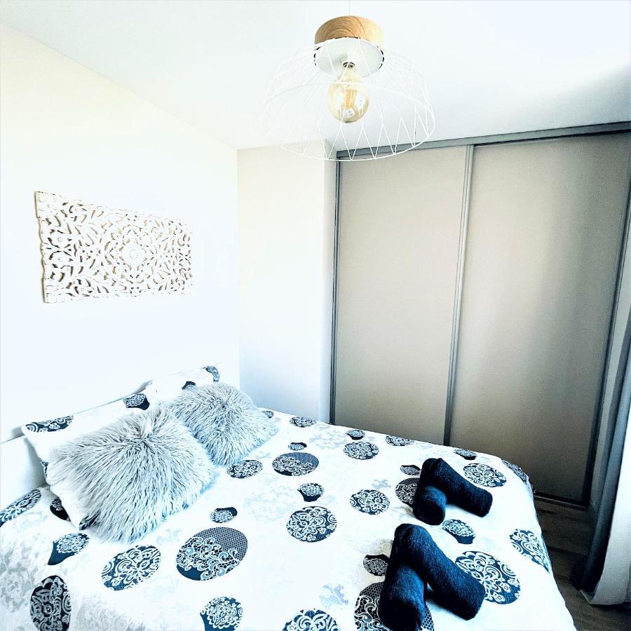 Le White Cosy A 5 Minutes Du Lac Avec Parking Privatif Gratuit Annecy Luaran gambar