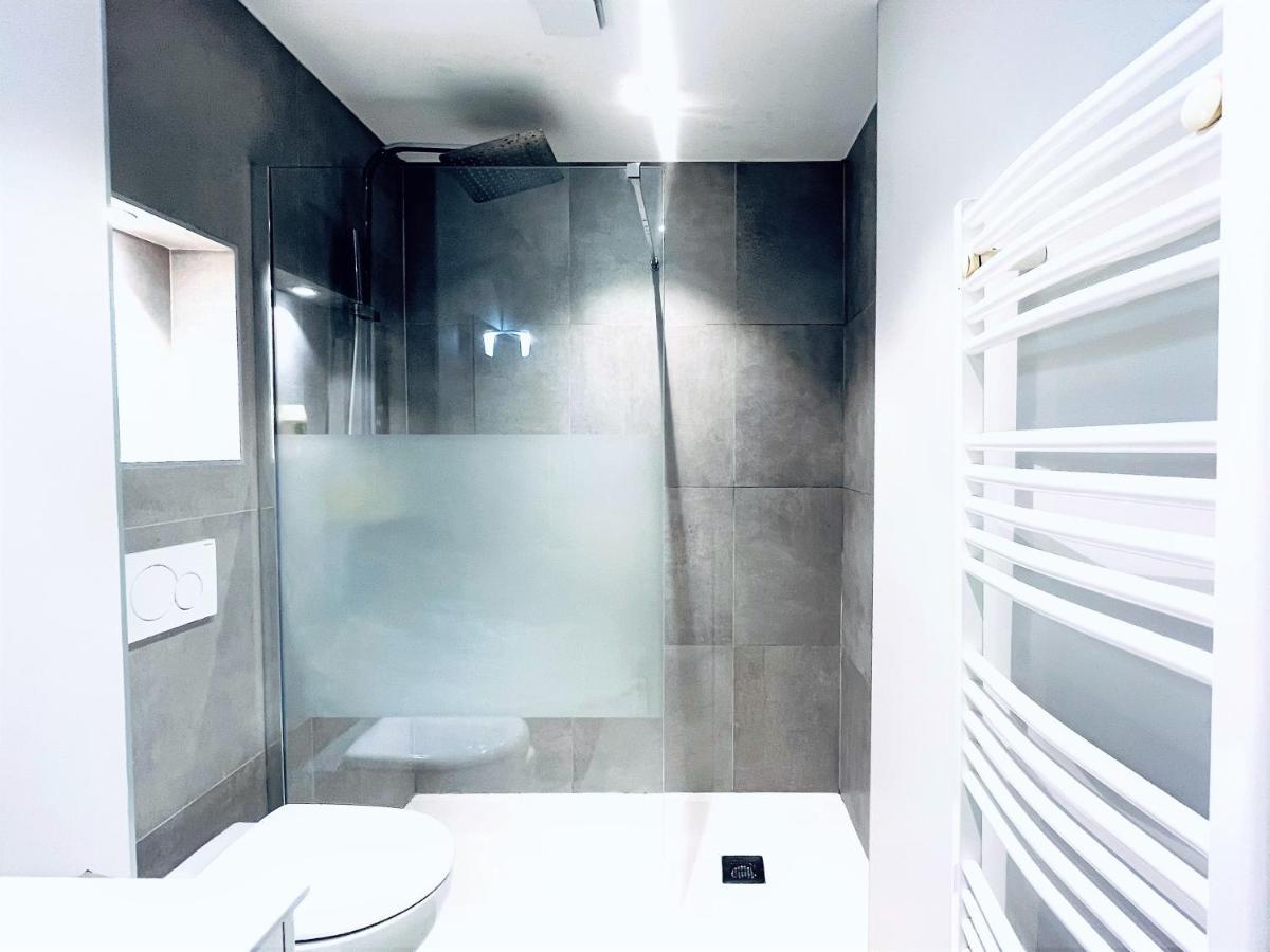 Le White Cosy A 5 Minutes Du Lac Avec Parking Privatif Gratuit Annecy Luaran gambar