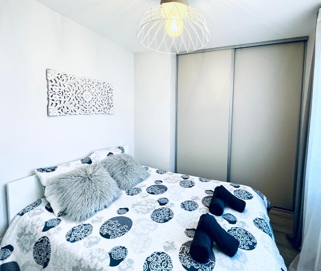Le White Cosy A 5 Minutes Du Lac Avec Parking Privatif Gratuit Annecy Luaran gambar